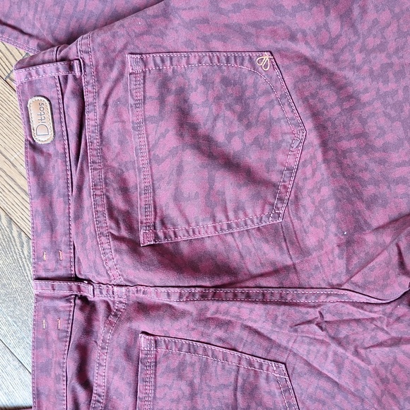 Dittos Pattern Pants - Picture 5 of 5